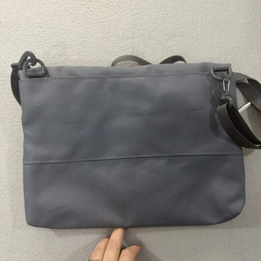 Timbuk2 bright green